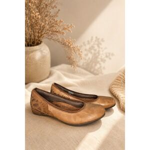 Rockport Brown Leather Ballet Flats with Decorative Heel Cutouts